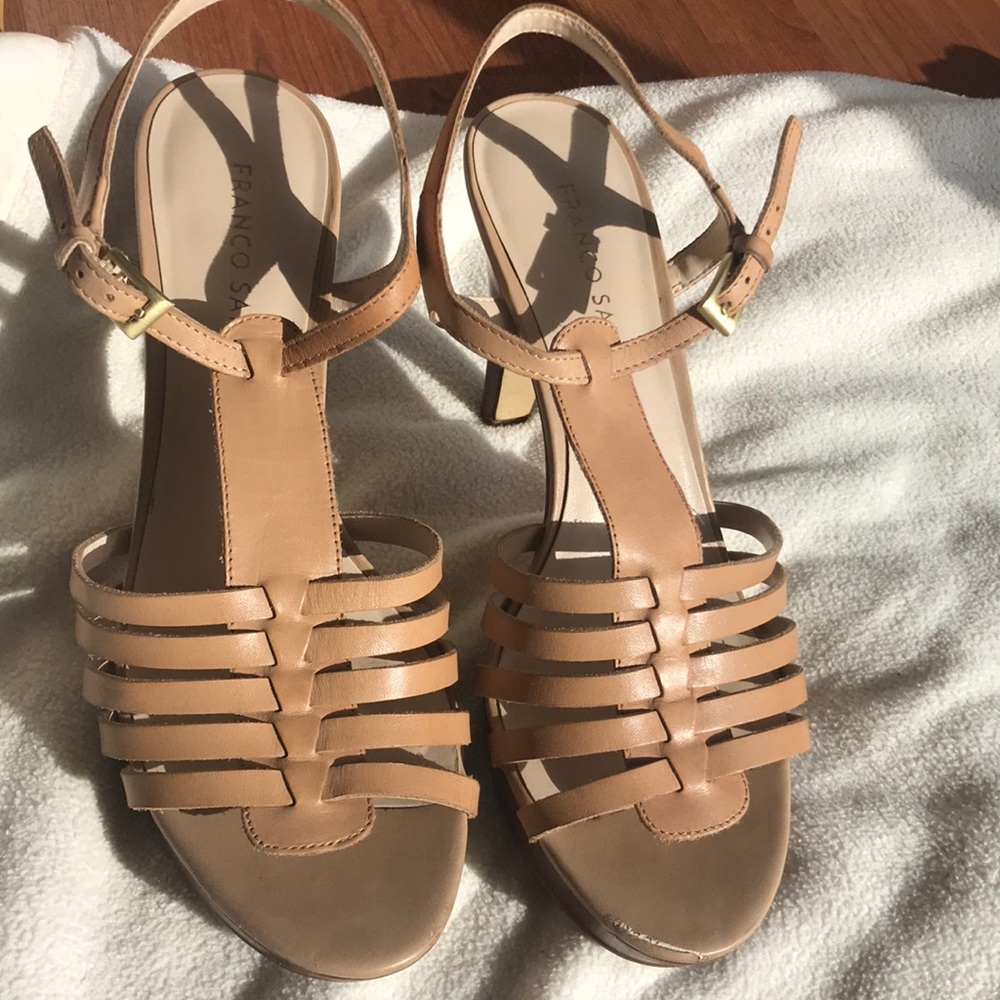 👡 Franco Sarto Tan Heels 👡 - Picture 4 of 10
